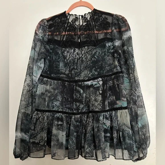 Anthropologie tiered top with black lace by Harlyn - Picture 4 of 6